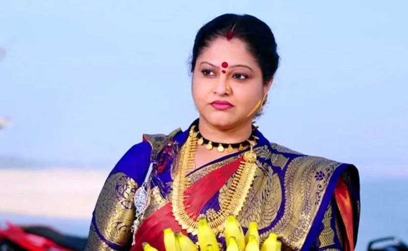 సైకలాజికల్ థ్రిల్లర్ గా తెరకెక్కిన లంక మూవీ అనుకున్నంత విజయం సాధించలేదు. రాశి డీగ్లామర్ రోల్ చేయగా ఆ సినిమా రాశిని ఆర్థికంగా కూడా దెబ్బతీసినట్లు వార్తలు వచ్చాయి.