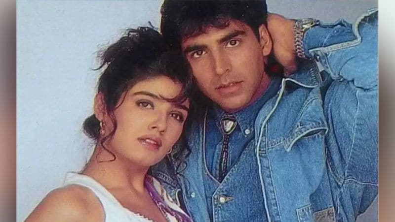 एक मैगजीन को दिए इंटरव्यू में रवीना ने यह बात मानी थी कि रेखा ने अक्षय को रिझाने की कोशिश की थी। उन्होंने कहा था कि केवल फिल्म की खातिर अक्षय ने उस समय रेखा की इन हरकतों को झेला था। हालांकि, रेखा ने हमेशा इस मुद्दे पर चुप्पी साधे रखी।