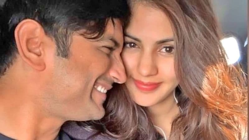 रिया ने लिखा- तुम्हारे बिना मैं अब भी खड़ी हुई हूं। मेरे प्यारे सनशाइन ब्वॉय! मैं तुम्हें रोजाना 'मालपुआ' देने का और दुनिया की सारी क्वॉन्टम फिजिक्स की किताबें पढ़ने का वादा करती हूं। प्लीज मेरे लिए लौट आओ। मैं तुम्हें बहुत याद करती हूं मेरे बेस्ट फ्रेंड, माय मैन, मेरे प्यार।

