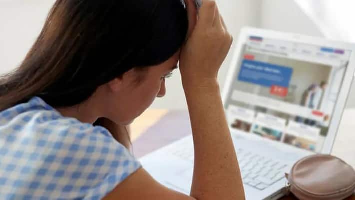 Online fraud amid lockdown lock down crisis; Apps and websites are still active Online fraud amid lockdown lock down crisis; Apps and websites are still active