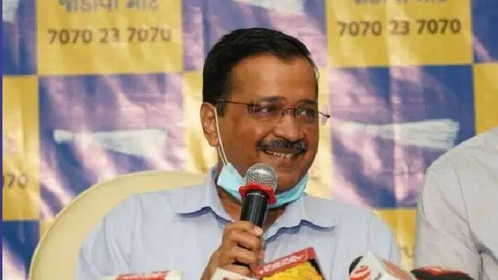 arvind kejriwal shoes taken out all people before press conference in ahmedabad kpr arvind kejriwal shoes taken out all people before press conference in ahmedabad kpr