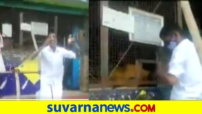 Tamil Nadu Man Worships Alcohol Bottles After State Allows Reopening of Liquor Shops mah Tamil Nadu Man Worships Alcohol Bottles After State Allows Reopening of Liquor Shops mah