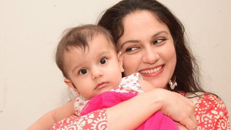 फिल्मों में गुंजाइश न देखते हुए उन्होंने इंडस्ट्री से दूरी बना लीं और दोबारा टीवी पर एंट्री कीं। उन्होंने संतोषी मां शो में लीड रोल प्ले किया। इससे उन्हें पहचान मिली। ग्रेसी सिंह ने 2009 में डांस अकादमी शुरू की थी, जहां वे डांस सिखाती है।