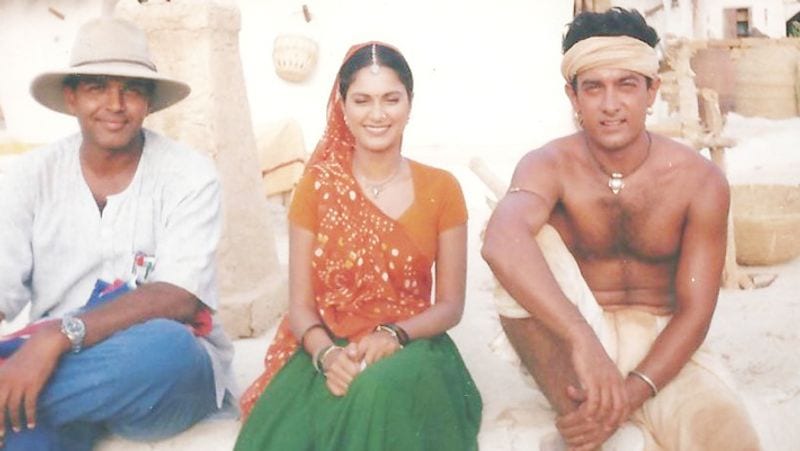ग्रेसी का जन्म 20 जुलाई 1980 को नई दिल्ली में हुआ था। उनके पिता स्वर्ण सिंह और मां वरजिंदर सिंह चाहती थीं कि वे इंजीनियर बनें। ग्रेसी ने पढ़ाई तो की, लेकिन मॉडलिंग में आ आईं। क्लासिकल डांस में ट्रेंड ग्रेसी को उसके बाद टीवी सीरियल और फिल्मों में काम मिला।