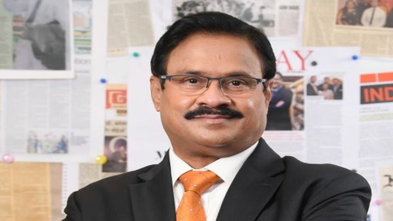 पहली लहर में भी की थी मदद
डॉ. धनंजय दातार ने कहा, हमारा 'अल आदिल' समूह हमेशा नई सामाजिक परियोजनाओं और पहलों का समर्थन करता है। जब COVID-19 महामारी की पहली लहर में हमने खाड़ी देशों में फंसे हजारों बेरोजगार और गरीब भारतीयों को सुरक्षित घर लौटने में मदद की थी। हमने उनकी मुफ्त हवाई यात्रा, चिकित्सा परीक्षण और भोजन किट की व्यवस्था की थी।
