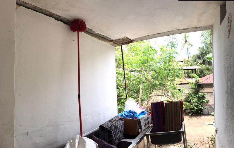 ഈസമയത്ത് ചുമരിടിഞ്ഞ് വീണതിനാല് ആളപായമൊന്നുമുണ്ടായില്ല. മാസങ്ങൾക്ക് മുൻപ് കെട്ടിടത്തിന്റെ ജനറേറ്റർ റൂമിന്റെ ചുമർ ഇടിഞ്ഞു വീണിരുന്നു. 