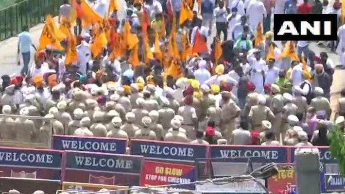 Shiromani Akali Dal Leaders and Workers Hold a Protest in mohali ksp Shiromani Akali Dal Leaders and Workers Hold a Protest in mohali ksp