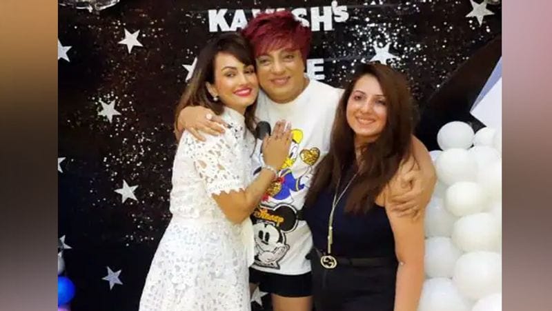 इस बर्थडे पार्टी में निशा ने रोहित वर्मा और मुनीशा खतवान को बुलाया था। ये दोनों निशा के वो दोस्त हैं जिन्होंने करन मेहरा से झगड़े के बीच भी उनका साथ दिया था।