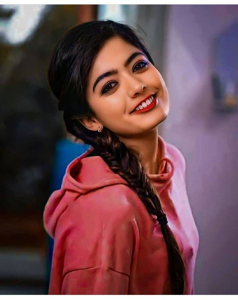 ಸ್ಯಾಂಡಲ್ವುಡ್ ನಟಿ ರಶ್ಮಿಕಾ ಅವರಿಗೆ ಭಾರೀ ಅಭಿಮಾನಿ ಬಳಗವಿದೆ.