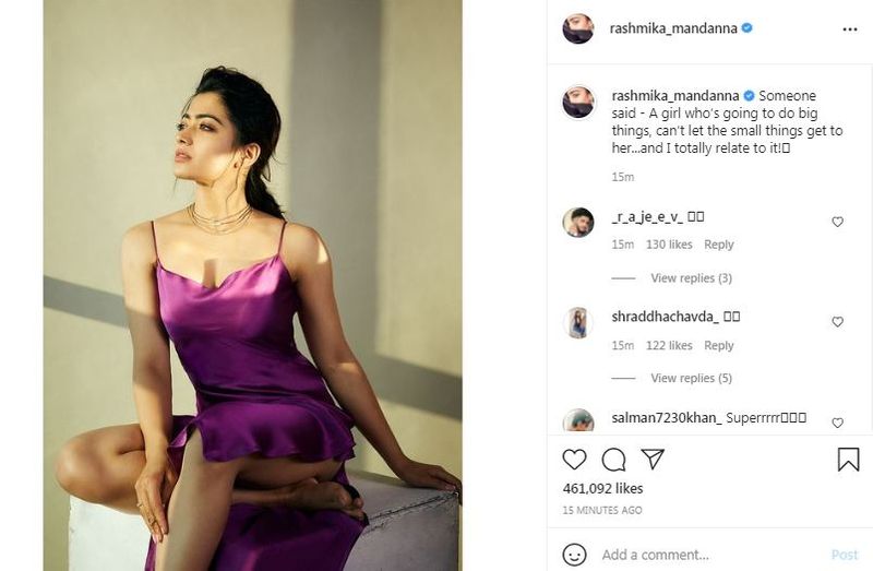 `ఒకరు చెప్పారు.. పెద్ద పనులు చేయబోయే అమ్మాయి చిన్న విషయాలను ఆమె వద్దకి రానివ్వదు. ఆ మొత్తానికి రిలేటెడ్గా ఈ ఫోటో ఉంది` అని పేర్కొంది రష్మిక.