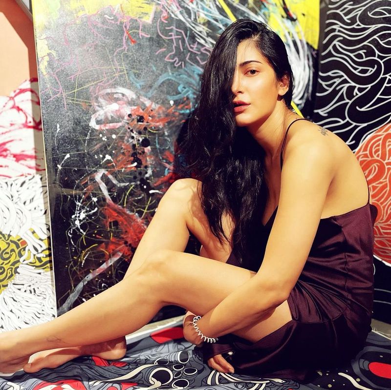 shruthi haasan last in memories shares 12years back pics ksr
