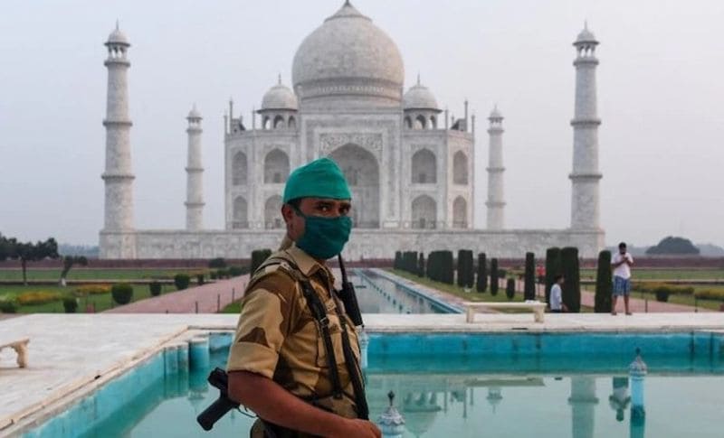 बता दें कि पिछले साल 2020 में भी कोरोना महामारी के चलते ताजमहल को 17 मार्च से बंद कर दिया गया था। जहां 188 दिन के बाद 21 सितंबर 2020 को ताजमहल को खोला गया था। इस बार भी 60 दिनों से ताजमहल बंद के बाद खोला गया है।