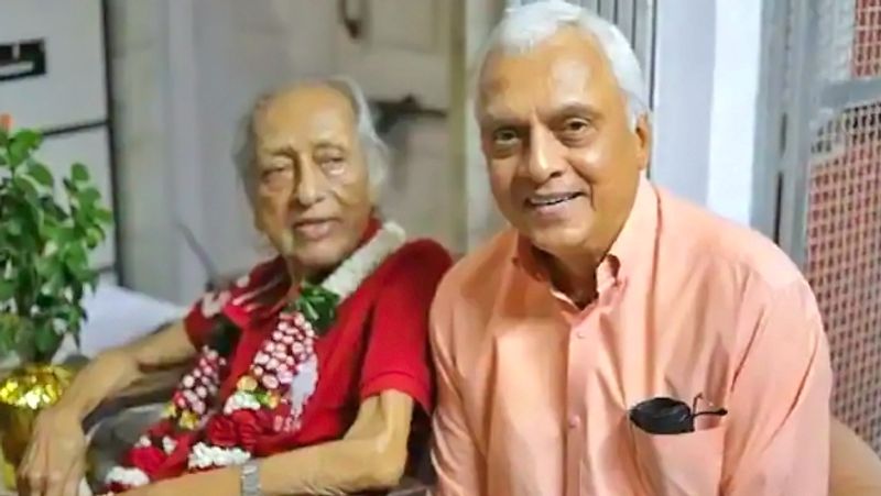 फिल्मों की बात करें तो चंद्रशेखर औरत तेरी यही कहानी, गेटवे ऑफ इंडिया, बरसात की रात, किंगकोंग, कटी पतंग, अजनबी, महबूबा, शंकर दादा, कर्मयोगी, द बर्निंग ट्रेन, नमक हलाल, निकाह, डिस्को डांसर, शराबी, वतन के रखवाले, त्रिदेव, मजबूर, मां, गुरुदेव और मेरी आन जैसी फिल्मों में काम कर चुके हैं।