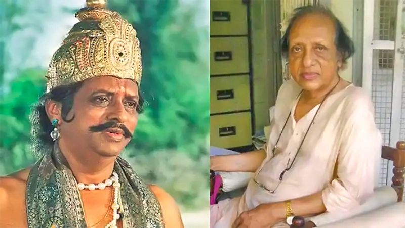 महज 13 साल की उम्र में चंद्रशेखर के पिता ने उनकी शादी कर दी थी और सातवीं क्लास में आते-आते उनकी पढ़ाई भी छूट गई थी। चंद्रशेखर ने अपनी जिंदगी में काफी गरीबी देखी। उनकी जिंदगी में एक वक्त ऐसा भी था जब उन्होंने चौकीदार का काम किया था।