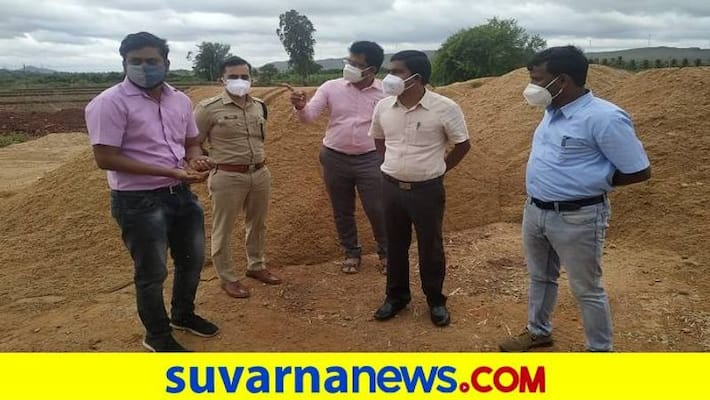 DC SP Raid on Illegal Sand Racket at Mundargi in Gadag grg DC SP Raid on Illegal Sand Racket at Mundargi in Gadag grg
