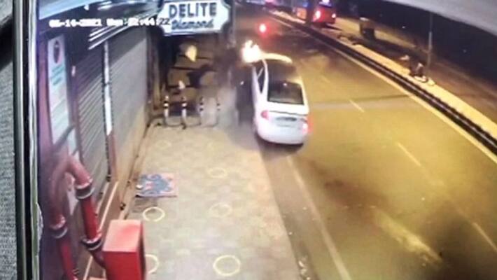 E-Rickshaw Driver, Woman Killed By Speeding Car In Delhi - bsb E-Rickshaw Driver, Woman Killed By Speeding Car In Delhi - bsb