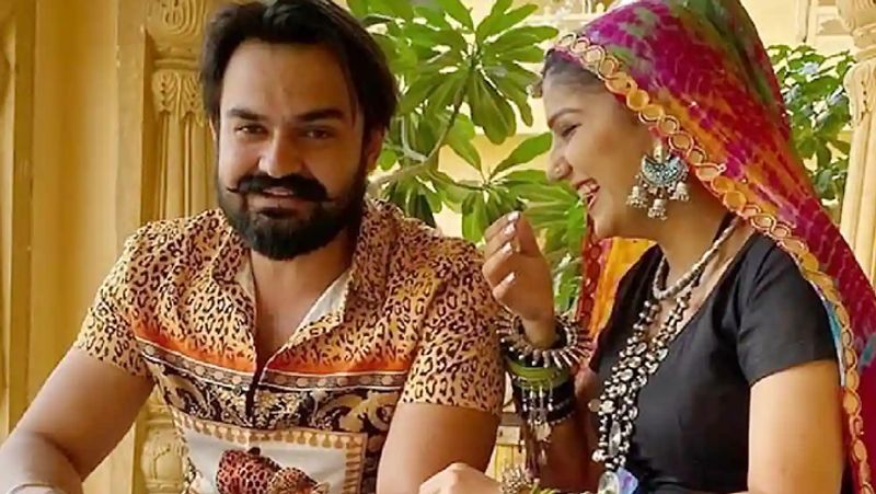 उन्होंने बताया कि इस शादी को दुनिया से छुपाकर क्यों रखा गया था। सपना की मां के मुताबिक- शादी के बाद कोई प्रोग्राम इसलिए नहीं किया गया क्योंकि वीर के फूफाजी का निधन हो गया था। वीर और उनकी बेटी का कोर्ट मैरिज के बाद धूमधाम से शादी करने का प्लान था।