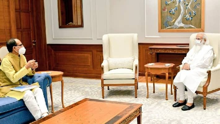 madhya pradesh news bhopal news shivraj singh chouhan meets to pm modi discussed about vaccination and corona kpr madhya pradesh news bhopal news shivraj singh chouhan meets to pm modi discussed about vaccination and corona kpr