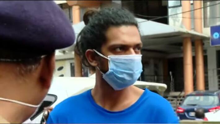 cochin flat torture case martin joseph was brought to thrissur and evidence was taken cochin flat torture case martin joseph was brought to thrissur and evidence was taken