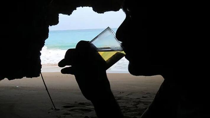 Two persons died after consuming spirits in Pathanapuram The investigation will go to the hospital authorities Two persons died after consuming spirits in Pathanapuram The investigation will go to the hospital authorities