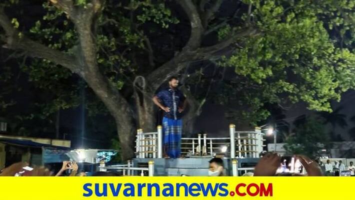 Drunkard Demolished Gandhi Statue in Koppal grg Drunkard Demolished Gandhi Statue in Koppal grg