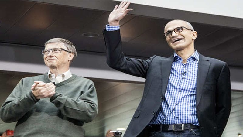 बिल गेट्स और थॉमसन के बाद बने तीसरे चेयरमैन
सत्य नडेला से पहले Microsoft के चेयरमैन के पद पर बिल गेट्स और थॉमसन रह चुके हैं। नडेला कंपनी के तीसरे चेयरमैन के रूप में चुने गए हैं। उनके चेयरमैन बनने के बाद थॉमसन लीड इंडिपेंडेंट डायरेक्टर के तौर पर काम करेंगे।

