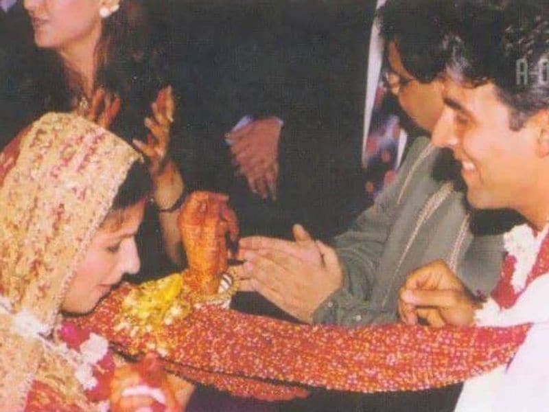 Not just that, at the popular chat show Koffee With Karan, Akshay revealed the time of his proposal and said, “She was very confident about ‘Mela’ and said that if the film didn’t work, she would get married. Fortunately for me, ‘Mela’ flopped, and we got married.” 