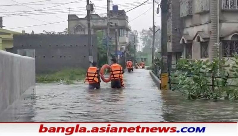 জেলার যে সমস্ত এলাকায় জল জমে আছে সেখান থেকে জল বের করার কাজে নামে দমকল বাহিনী। বেশ কিছু কাচা বাড়ি ক্ষতিগ্রস্থ হয়েছে। তবে প্রশাসনিক ভাবে কত বাড়ি ক্ষতিগ্রস্থ হয়েছে তা এখনো জানানো হয়নি। তবে চিন্তা বাড়িয়েছে নদীগুলির জলস্তর বেড়ে যাওয়াতে।
