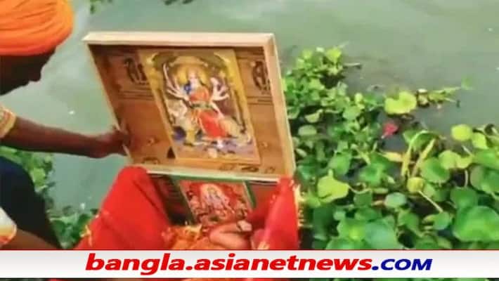 Newborn Girl In Wooden Box Found Floating In Ganga, Rescued By Boatman ALB Newborn Girl In Wooden Box Found Floating In Ganga, Rescued By Boatman ALB