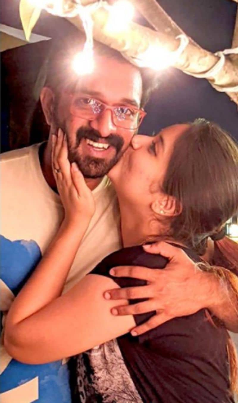 ഷഫ്നയുടെയും ഭര്ത്താവ് സജിന്റെയും ഫോട്ടോകളാണ് ഇപോള് ചര്ച്ചയാകുന്നത്.
