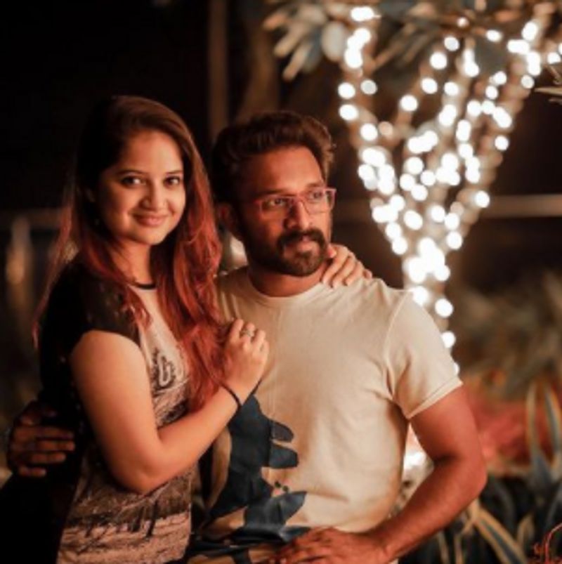 ഷഫ്നയും സജിനും.