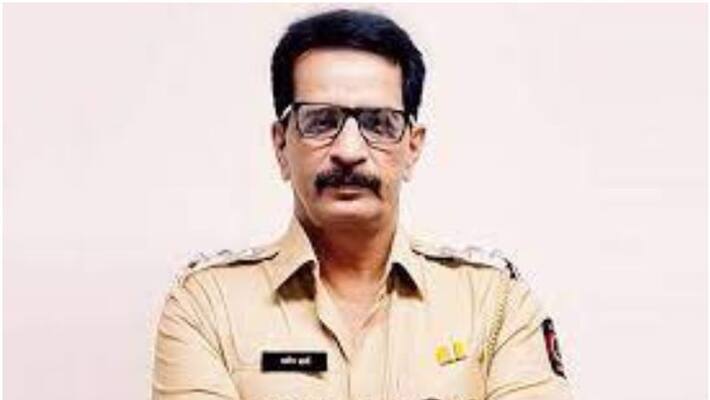 Mumbai Police Encounter Specialist Arrested In Ambani Bomb Scare Case Mumbai Police Encounter Specialist Arrested In Ambani Bomb Scare Case
