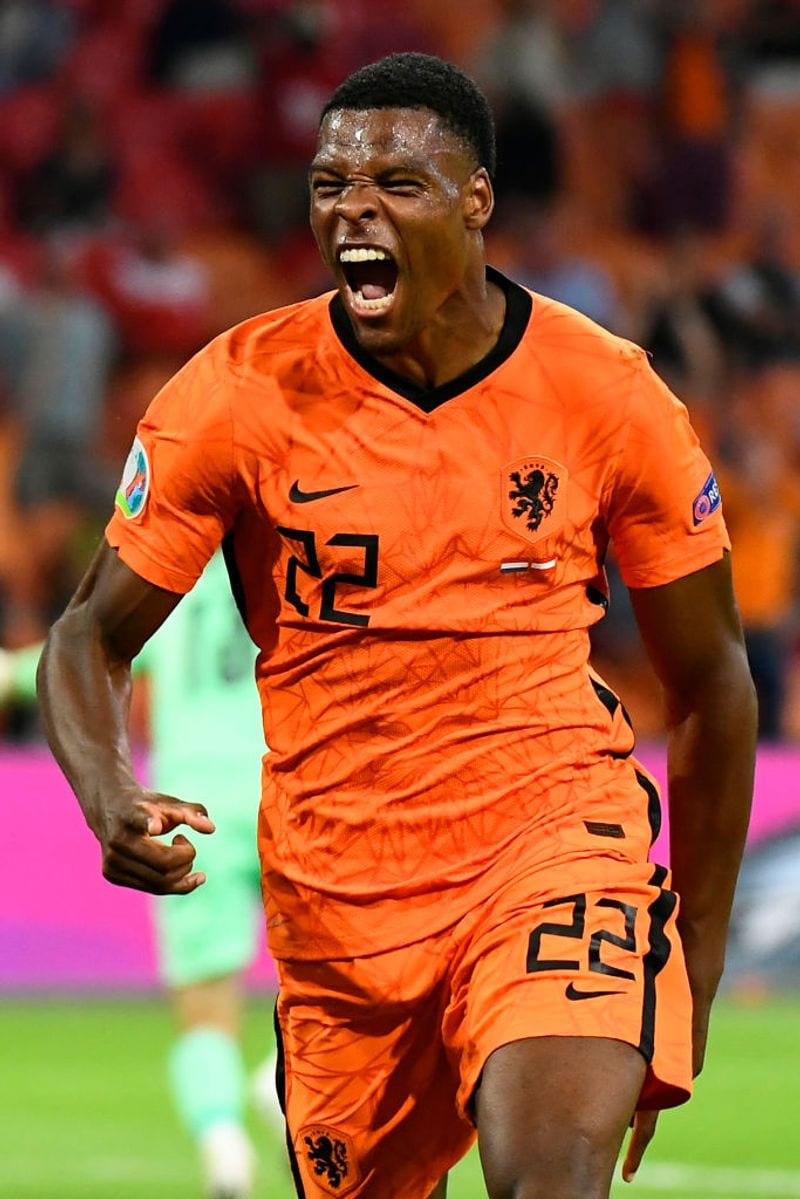 Stats
- Dumfries has become the second player to score in the opening two Euro games for the Netherlands after Ruud van Nistelrooy.
- The Netherlands remains unbeaten in nine matches of major tournaments (Euro/World Cup), which is the second-longest run since Portugal (12) between 2014-18.
- In another interesting observation, the Netherlands XI for the game produced the longest age gap between teammates of 19 years and 236 days, between Maarten Stekelenburg (38 years) and Ryan Gravenberch (19 years).
NOTE: Asianet News humbly requests everyone to wear masks, sanitise, maintain social distancing and get vaccinated as soon as eligible. Together we can and will break the chain #ANCares #IndiaFightsCorona