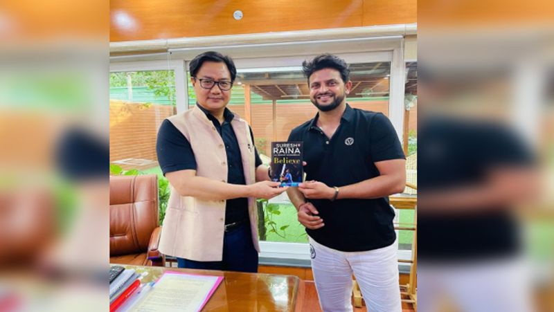 हाल ही में लिखी ऑटोबायोग्राफी ‘बिलीव’
भारतीय क्रिकेट टीम के शानदार ऑलराउंडर रहे सुरेश रैना ने हाल ही में अपनी ऑटोबायोग्राफी ‘बिलीव’पब्लिश की है। जिसमें रैना ने अपने करियर से लेकर अपने अचानक से क्रिकेट को अलविदा कहने तक के जीवन की कई अनकही बातों का जिक्र किया है।