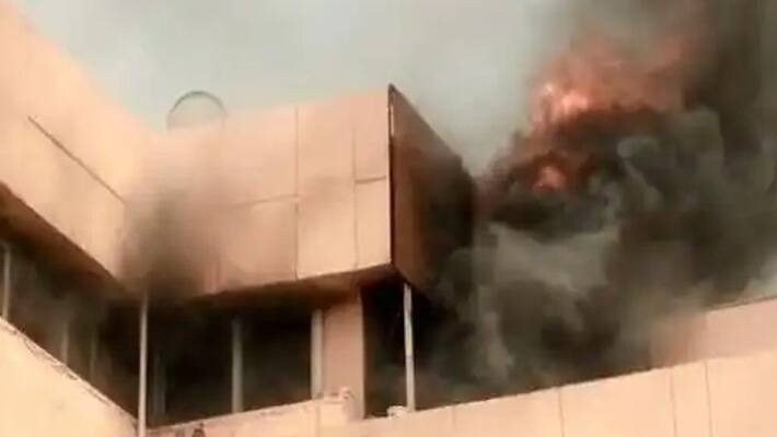 Massive fire broke out in Noida Metro's NMRC office pwa Massive fire broke out in Noida Metro's NMRC office pwa
