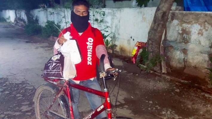 Zomato boy in Hyderabad delivers orders in 20 minutes by cycle kpn Zomato boy in Hyderabad delivers orders in 20 minutes by cycle kpn
