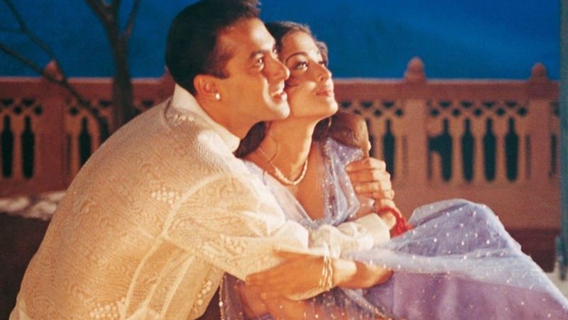 खबरों की मानें तो सलमान उस समय ऐश्वर्या के प्यार में पागल थे और उनसे शादी करना चाहते थे। लेकिन ये वो समय था जब ऐश्वर्या अपने करियर के पीक पर थी और शादी के बंधन में नहीं बंधना चाहती थी। 