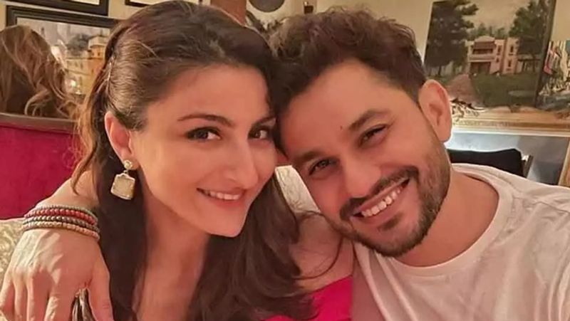 पहली ही नजर में सोहा और कुणाल को एक-दूसरे से प्यार नहीं हुआ था। बल्कि कुछ वक्त के बाद सोहा को कुणाल पंसद आए थे। इसके बाद दोनों के बीच बातों का सिलसिला शुरू हुआ। दोनों साथ वक्त गुजारने लगे और देखते ही देखते उनका रिश्ता प्यार में बदल गया। दोनों ने कभी भी इस बात को नहीं छुपाया कि वे लिव इन रिलेशनशिप में रह चुके हैं।