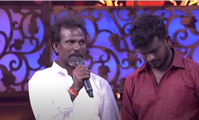 పిల్లల కోసం ఒకరినొకరు ప్రాణాలు త్యాగాలు చేసుకునేందుకు సిద్ధపడ్డారని తెలిపారు. ఈ విషయాన్ని స్కిట్ రూపంలో చూపించి ఏడిపించాడు. స్టేజ్పై వాళ్ల నాన్న కూడా ఈ విషయాన్ని చెప్పి విలపించారు.