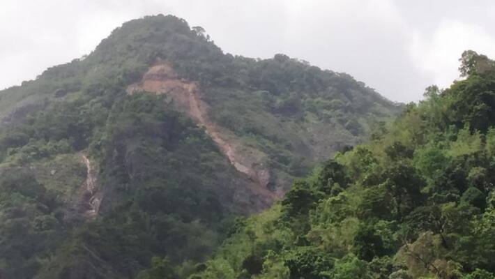 Nilambur landslide on Koipra hill locals panicked at the fear of landslides Nilambur landslide on Koipra hill locals panicked at the fear of landslides