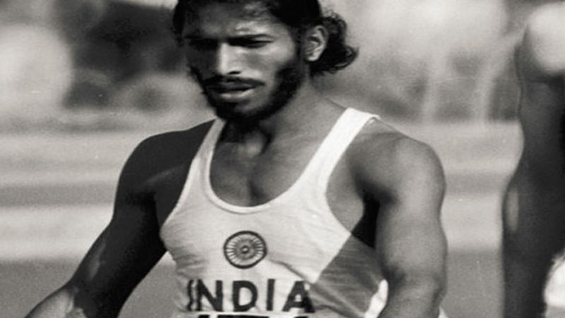 ১৯২৯ সালের ২০ নভেম্বর অবিভক্ত ভারতের ও এখনকার পাকিস্তানের মুজফফরগড় জেলার গোবিন্দপুর গ্রামে এক শিখ রাজপুত পরিবারে জন্ম হয় মিলখা সিংয়ের। মিলখারা মোট ১৫ জন ভাইবোন ছিলেন।
