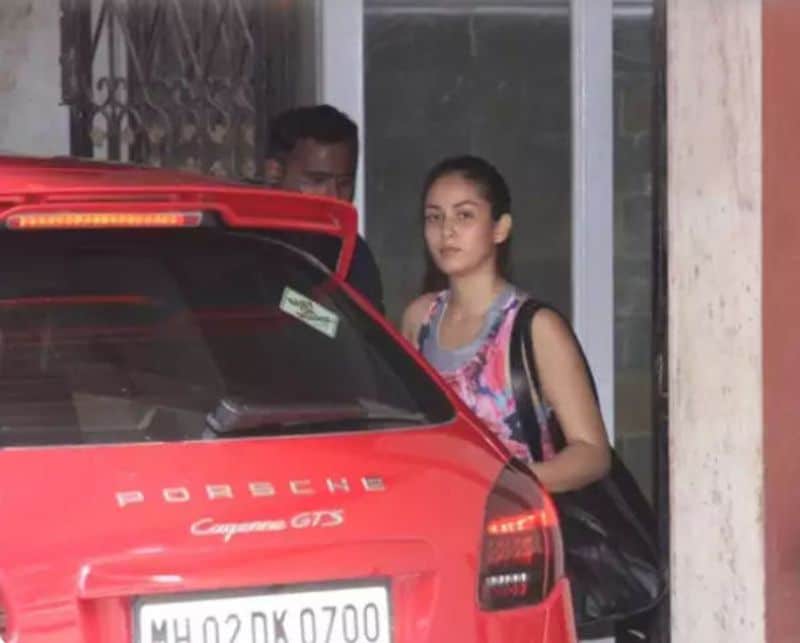 Cars
Mira has a swanky car of her own. She is often seen in Porche's Cayenne GTS. The cost of his vehicle is around Rs 1.5 crore approximately.