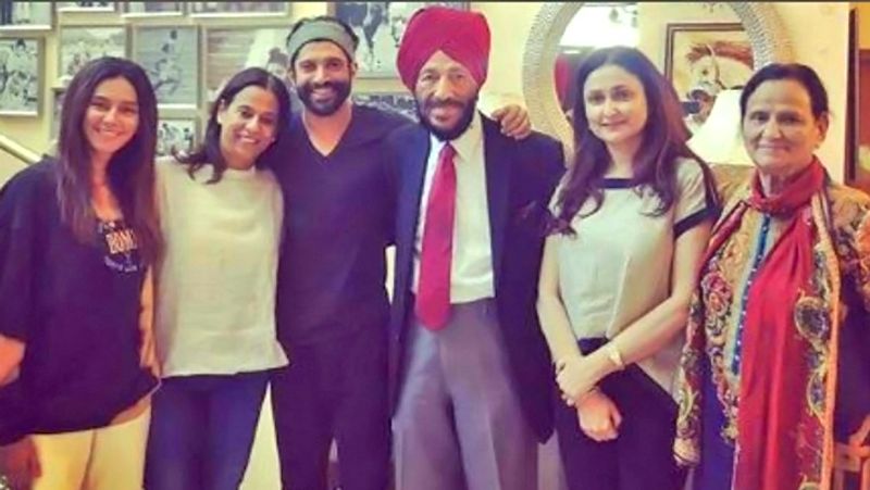बता दें कि 13 जून को मिल्खा सिंह की पत्नी निर्मल कौर का कोरोना के कारण निधन हो गया था। मिल्खा सिंह के परिवार में तीन बेटियां डॉ मोना सिंह, अलीजा ग्रोवर, सोनिया सांवल्का और बेटा जीव मिल्खा सिंह हैं। जीव मिल्खा गोल्फर हैं और अपने पिता की तरह ही पद्म श्री पुरस्कार विजेता हैं।