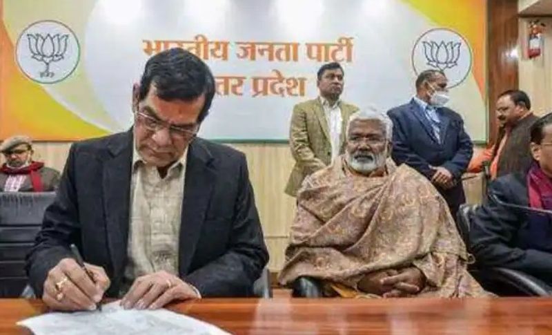अरविंद कुमार शर्मा की टाटा नैनो को गुजरात लाने, राज्य में निवेश और वाइब्रेंट गुजरात समिट के आयोजनों में इनकी भूमिका अहम रही। उन्होंने ऑस्ट्रेलिया से मास्टर ऑफ पब्लिक पॉलिसी और अमेरिका से स्ट्रक्चरिंग टैरिफ की ट्रेनिंग भी ली है।