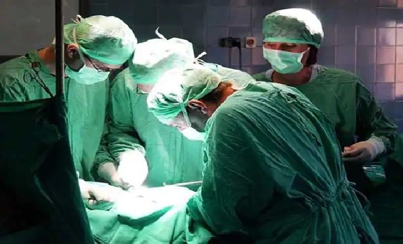 बता दें कि बच्चों की इस हरकत का पता चलते ही पीड़ित के माता-पिता सदमें इतने आ गए कि वह बिना देरी किए अपने राज्य महाराष्ट्र आ गए। इसके बाद वह सीधी से अपने गांव वर्धा जिले के सेवाग्राम चले गए। जहां उन्होंने डॉक्टर से बेटी की पूरी जांच कराई, जांच में बच्चा खराब होने पर उन्होंने डिलीवरी कराई, ताकि बच्ची को कुछ ना हो। 