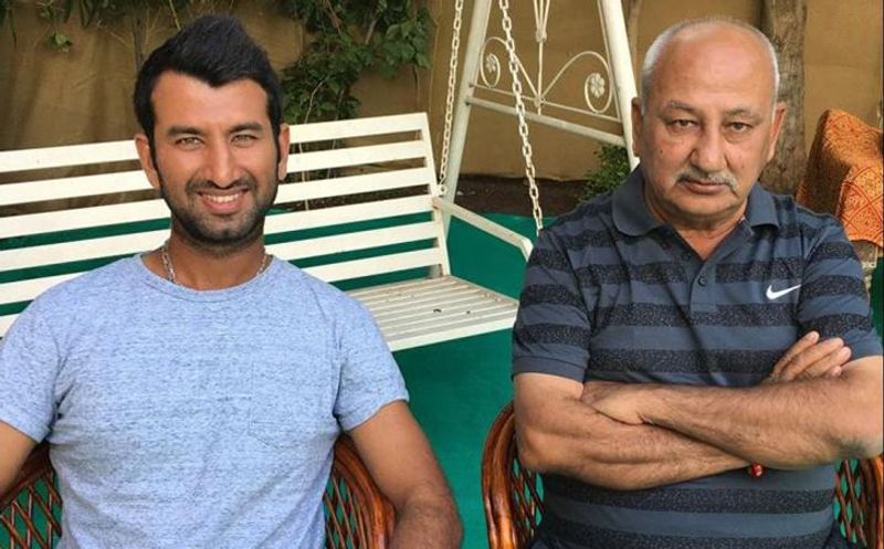 తండ్రి అరవింద్ పూజారాతో టెస్టు స్పెషలిస్టు ప్లేయర్ ఛతేశ్వర్ పూజారా...