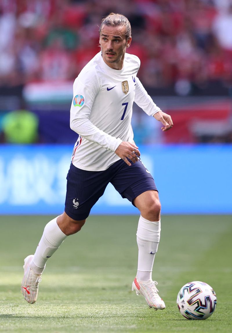 The second half saw five good chances being created, while one of them turned out to be the equaliser, as Antoine Griezmann put it in in the 66th minute. Nevertheless, the defence of both sides, along with their goalkeepers, was vigilant enough to deny them, as it all settled for a draw.