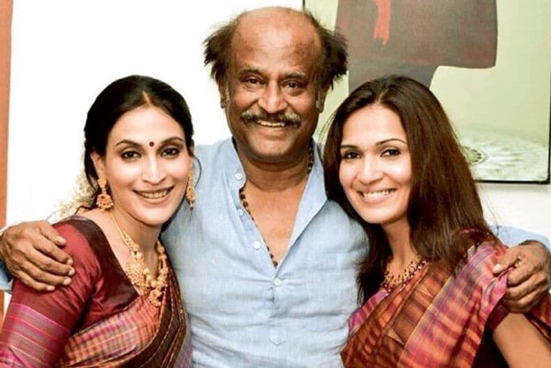 சூப்பர் ஸ்டார் ரஜினிகாந்த் தன்னுடைய மகள்களுடன் 