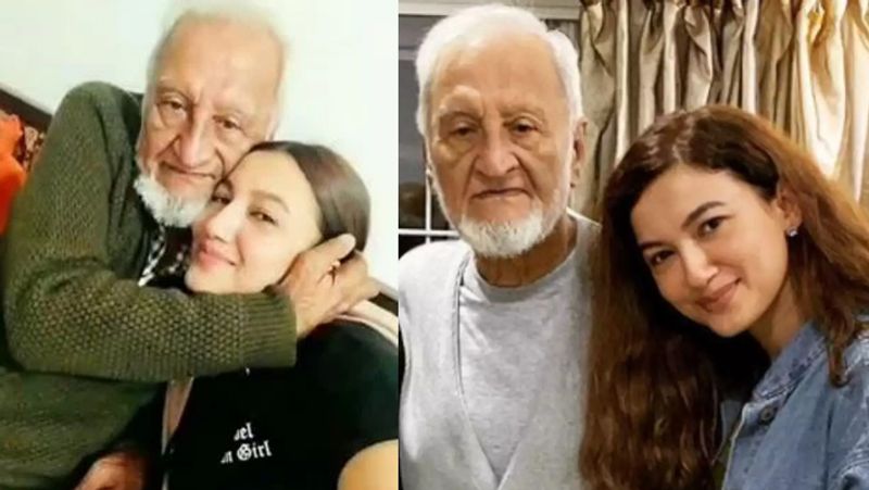 बिग बॉस की एक्स-कंटेस्टेंट गौहर खान ने भी कोरोनाकाल में पिता जफर अहमद खान को खो दिया। उनका निधन 5 मार्च, 2021 को लंबी बीमारी के बाद हुआ था। 
