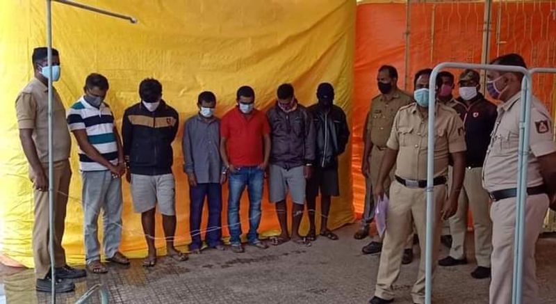 ಸಹಕಾರಿ ಸಂಘಗಳ ಉಪ ನಿಬಂಧಕ ನಾರಾಯಣ್, ಅರ್ಚಕ ತಿಪ್ಪೆಸ್ವಾಮಿ, ಜ್ಯೋತಿಷಿ ಮಂಜುನಾಥ್ ಬಂಧನ